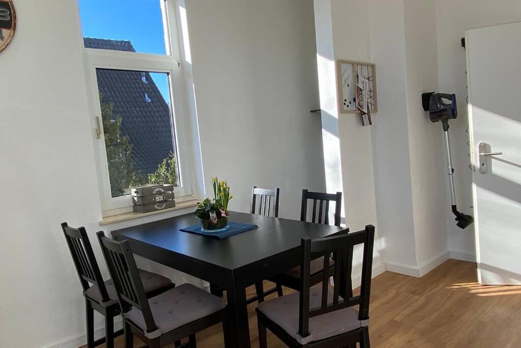 Charmante Altbauwohnung An Der Kesselschleuse 2 Emden Exteriér fotografie